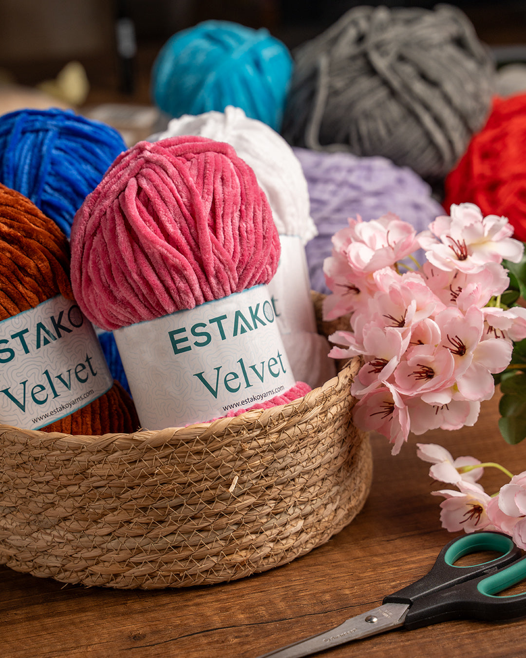 Velvet Chenille Yarn – Plush #6 Super Bulky, OEKO-TEX | Estako