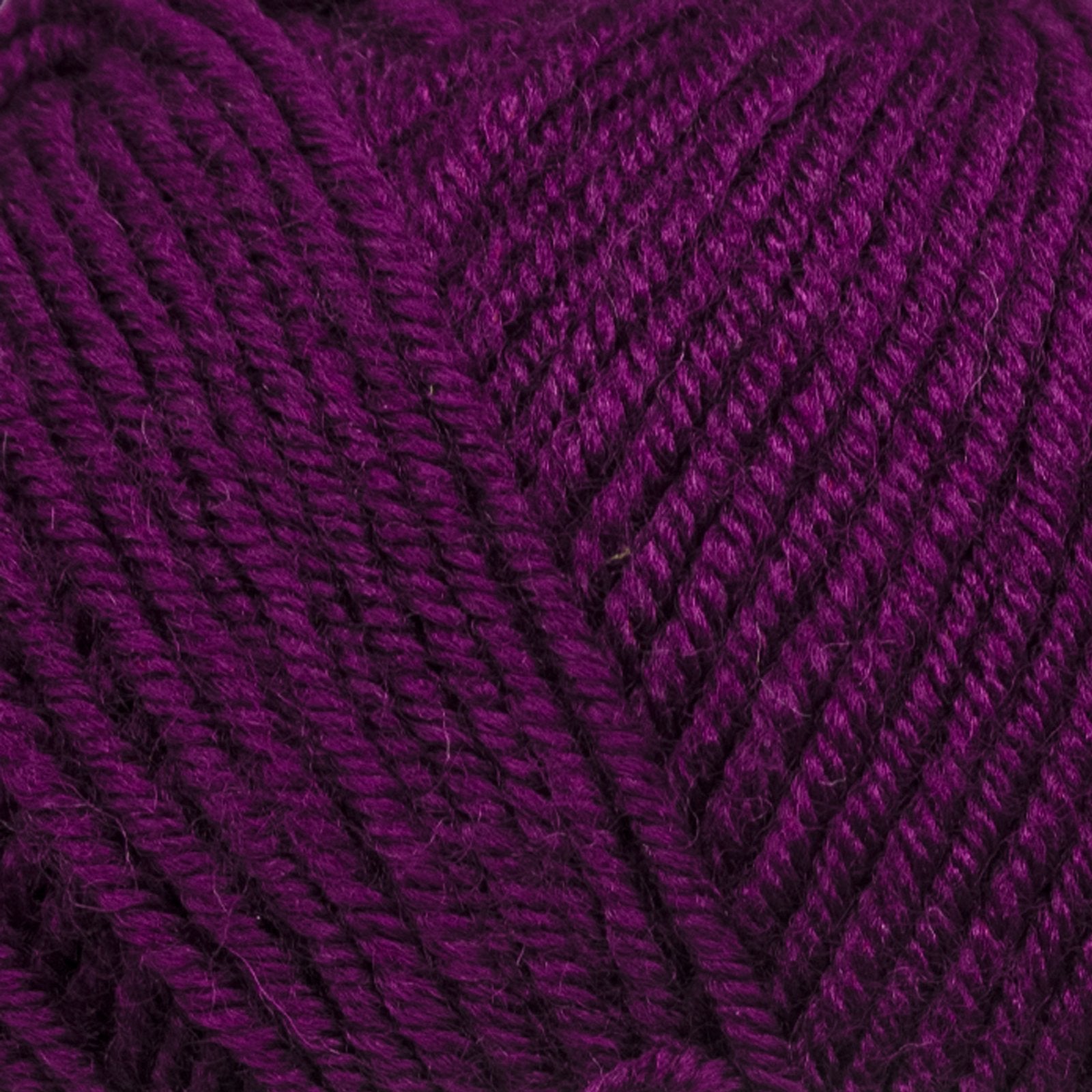 Star-DK 30609 - Aubergine yarn close up | Estako Yarns